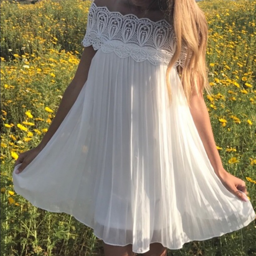 White lace off the shoulder dress
